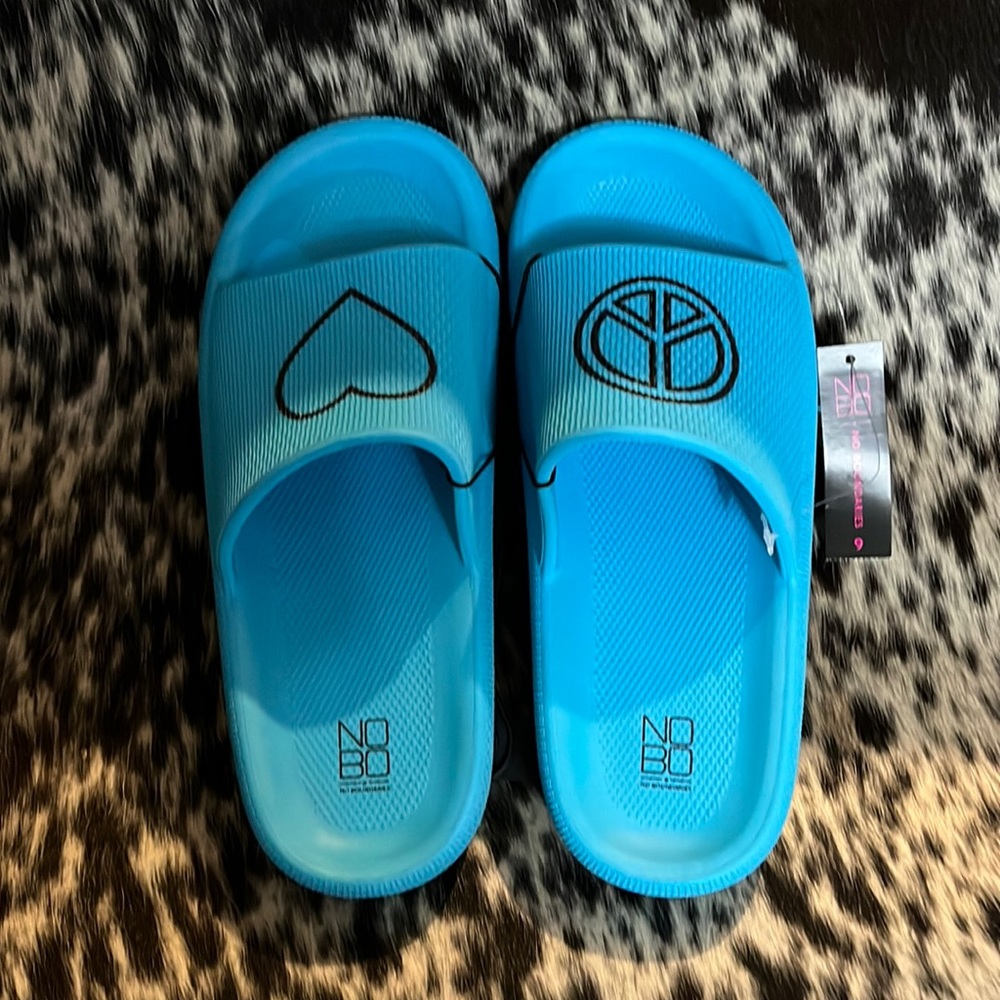 NWT No Boundaries peace teal pillow slides size 9